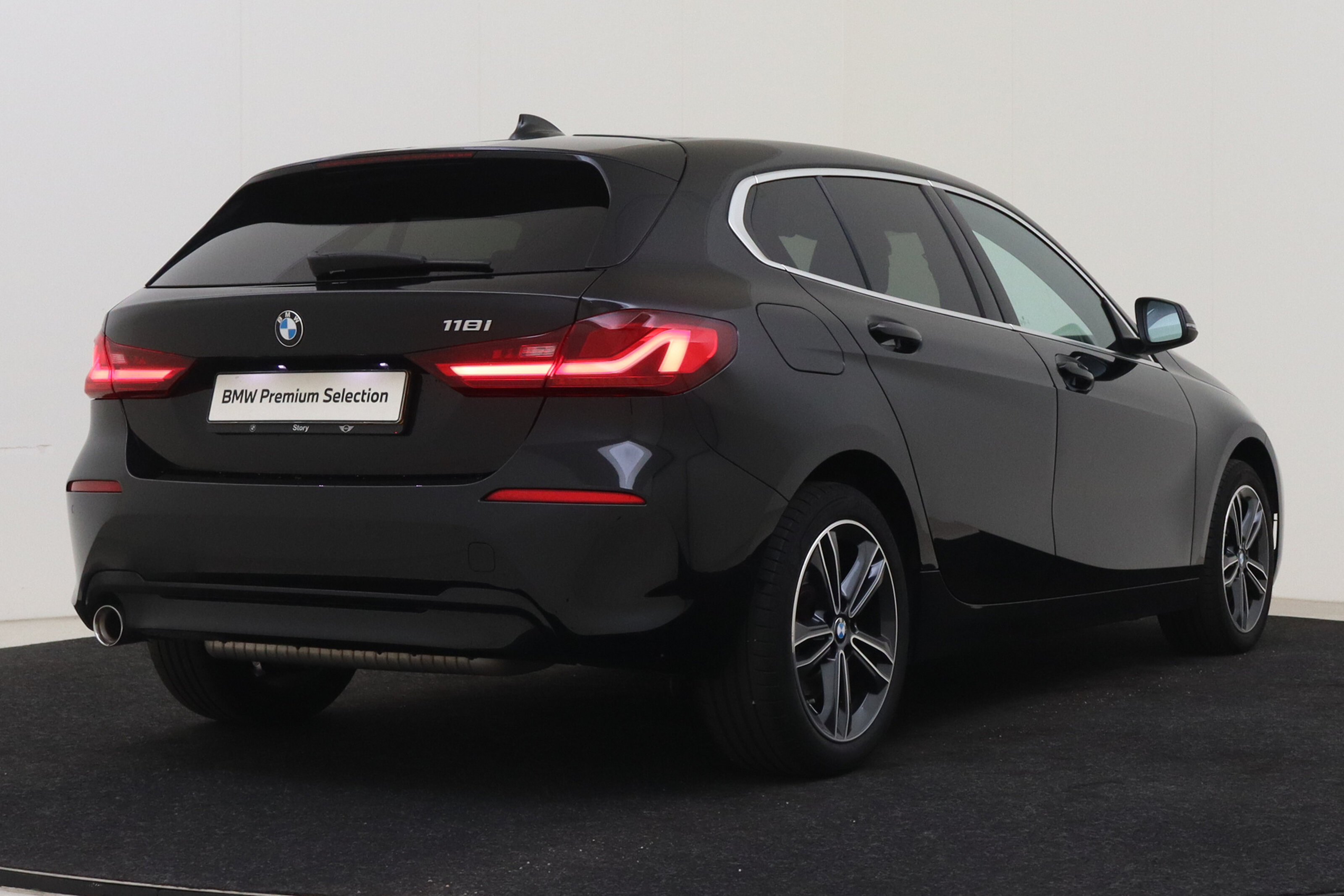 BMW 1 Serie 118i Sport Line Automaat