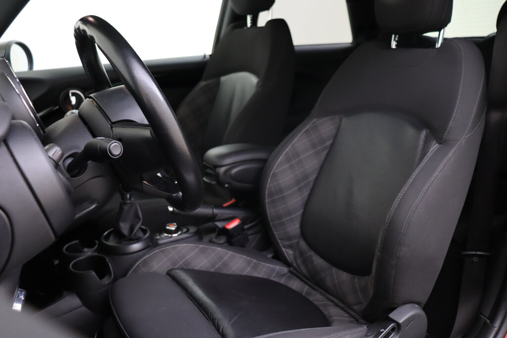 MINI Cooper S 8