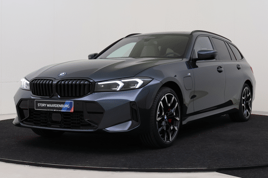 BMW 3 Serie Touring 330e High Executive M Sport Automaat