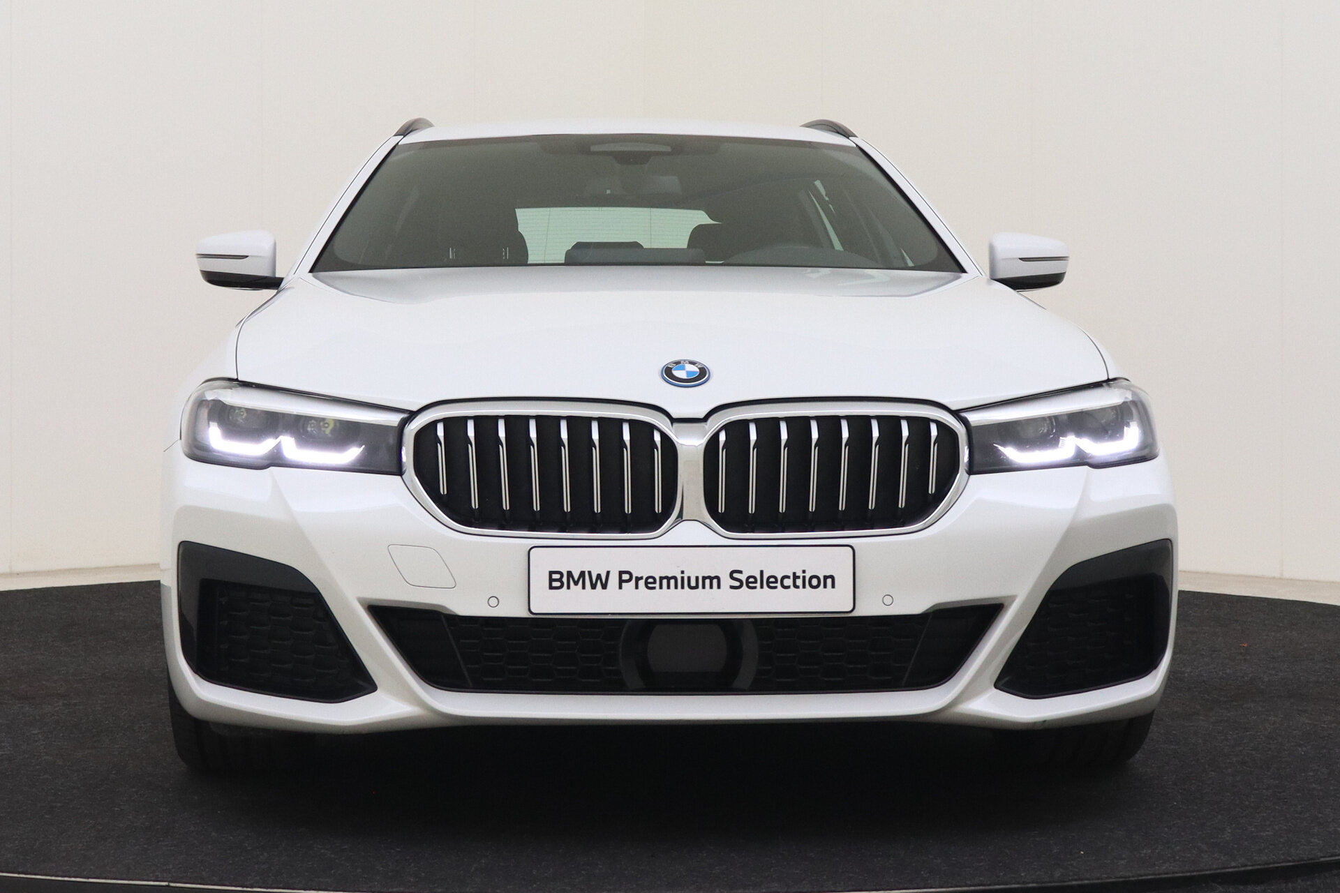 BMW 5 Serie Touring 530e xDrive High Executive M Sport Automaat - Afbeelding 4