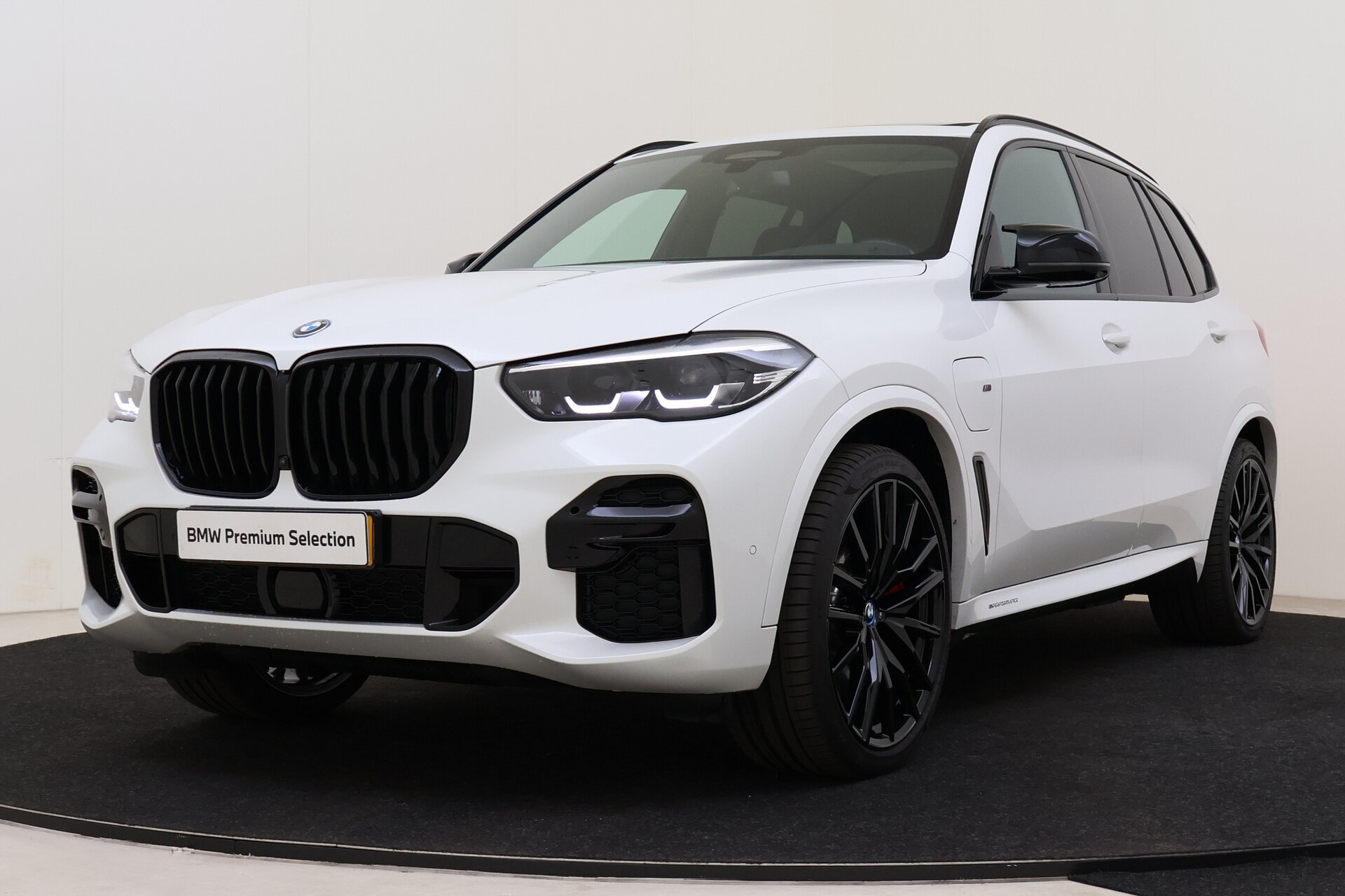 BMW X5 xDrive45e High Executive M Sport Automaat