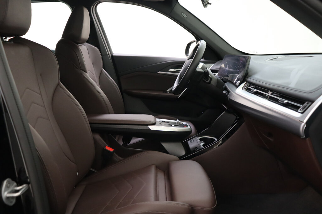 BMW iX1 17