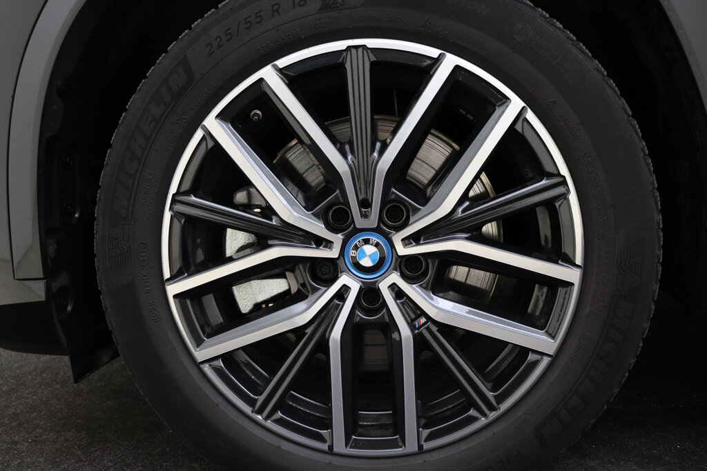 BMW iX1 59