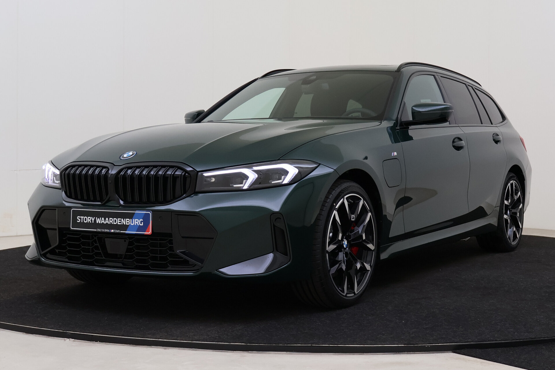 BMW 3 Serie Touring 330e High Executive M Sport Automaat