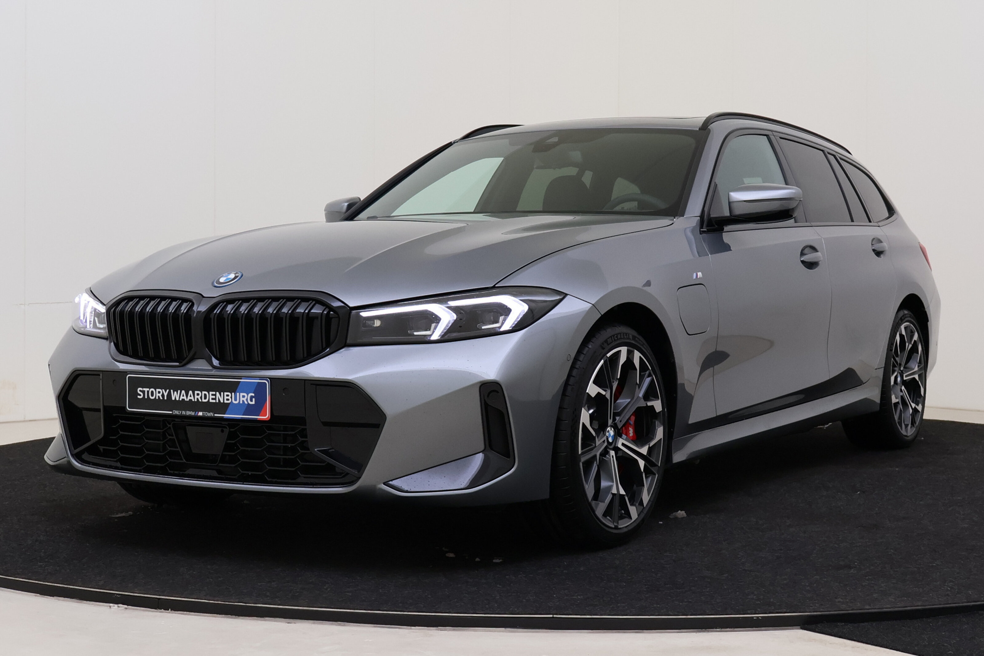 BMW 3 Serie Touring 330e M Sport Automaat
