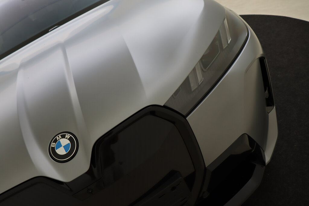BMW iX 43