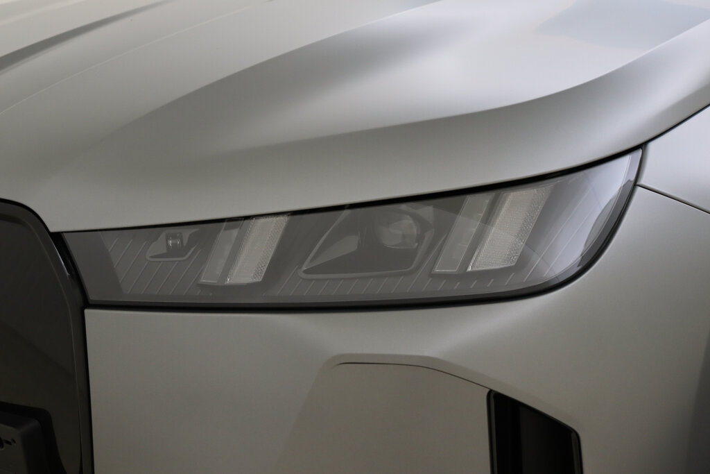 BMW iX 44