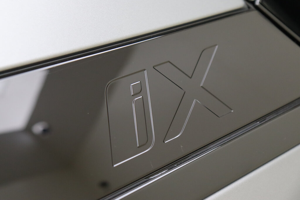 BMW iX 51
