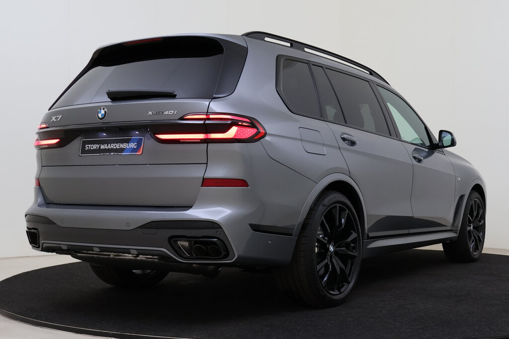 BMW X7 2