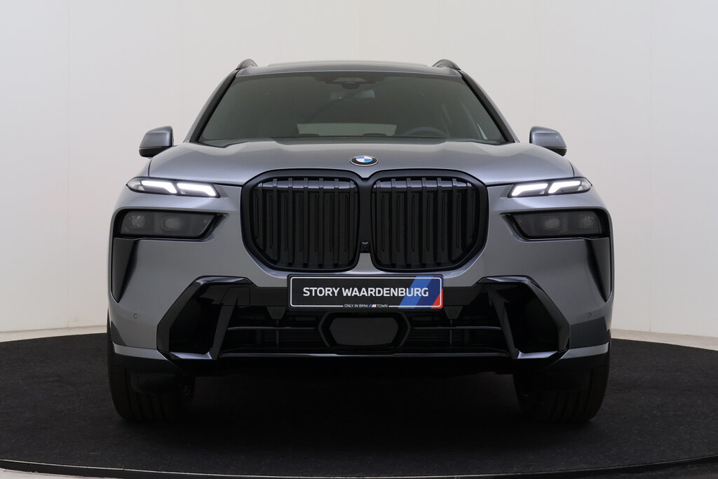 BMW X7 4