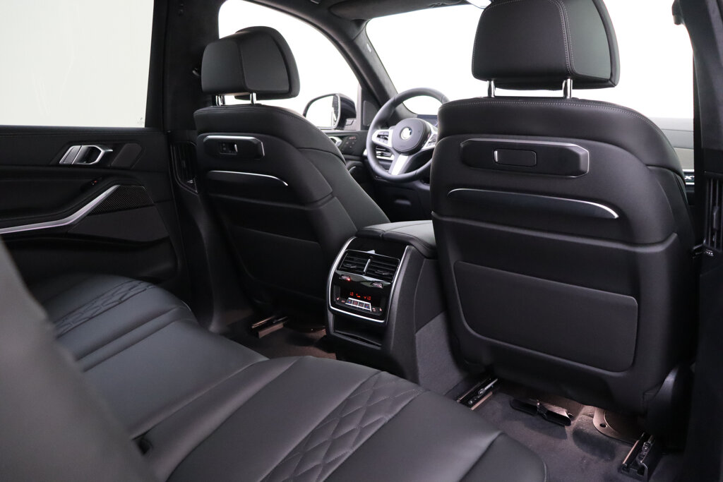 BMW X7 21