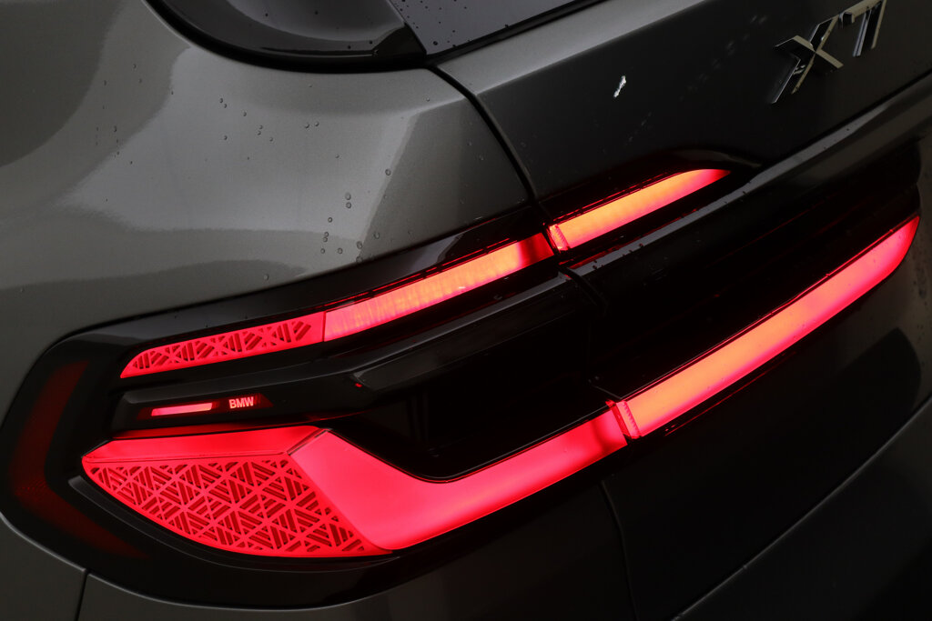 BMW X7 69