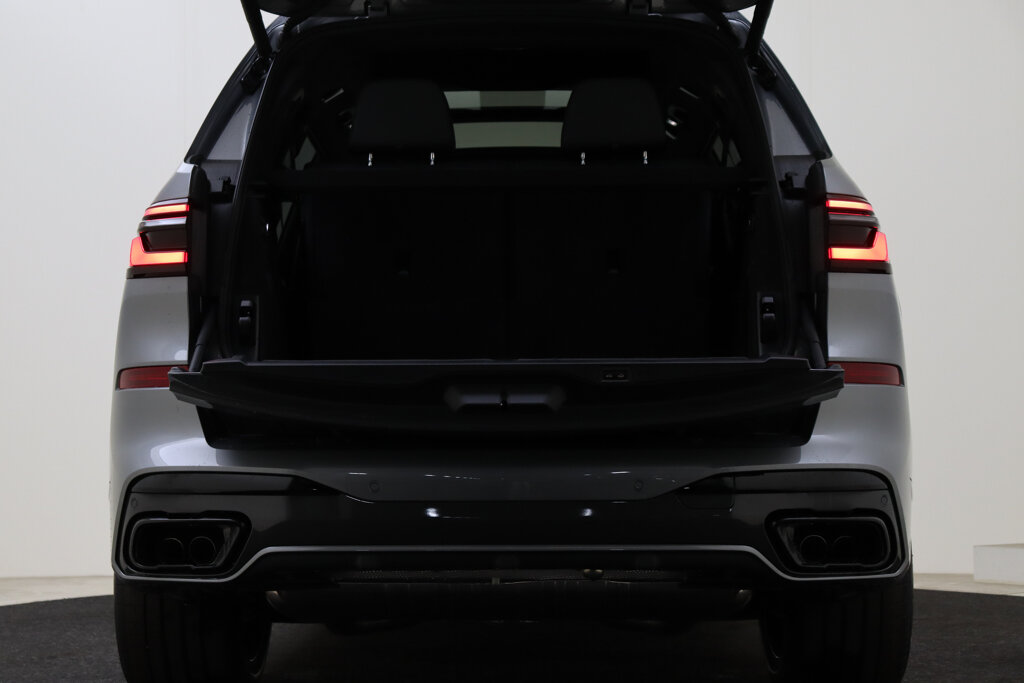 BMW X7 90