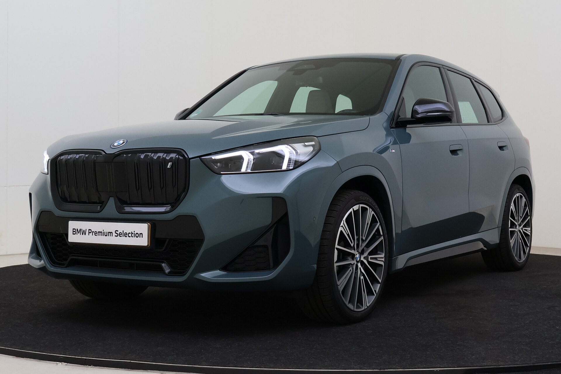 BMW iX1 xDrive30 M Sport