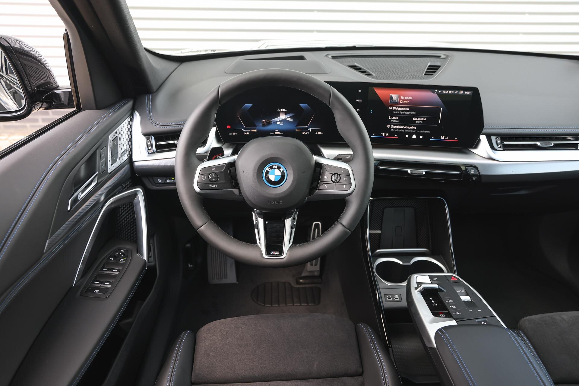 BMW iX1 eDrive20 High Executive M Sport - Afbeelding 3