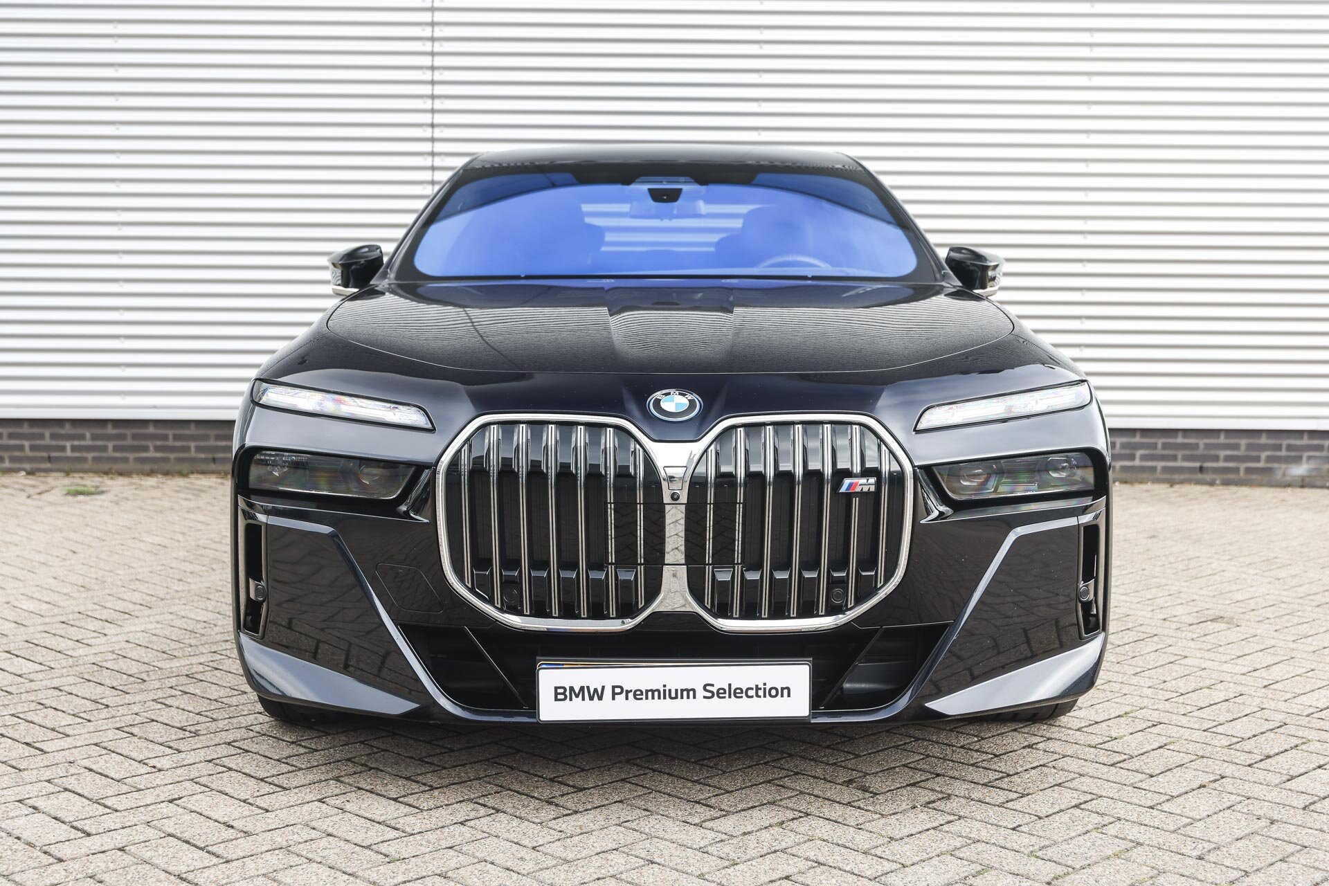 BMW 7 Serie M760e xDrive High Executive Automaat - Afbeelding 5