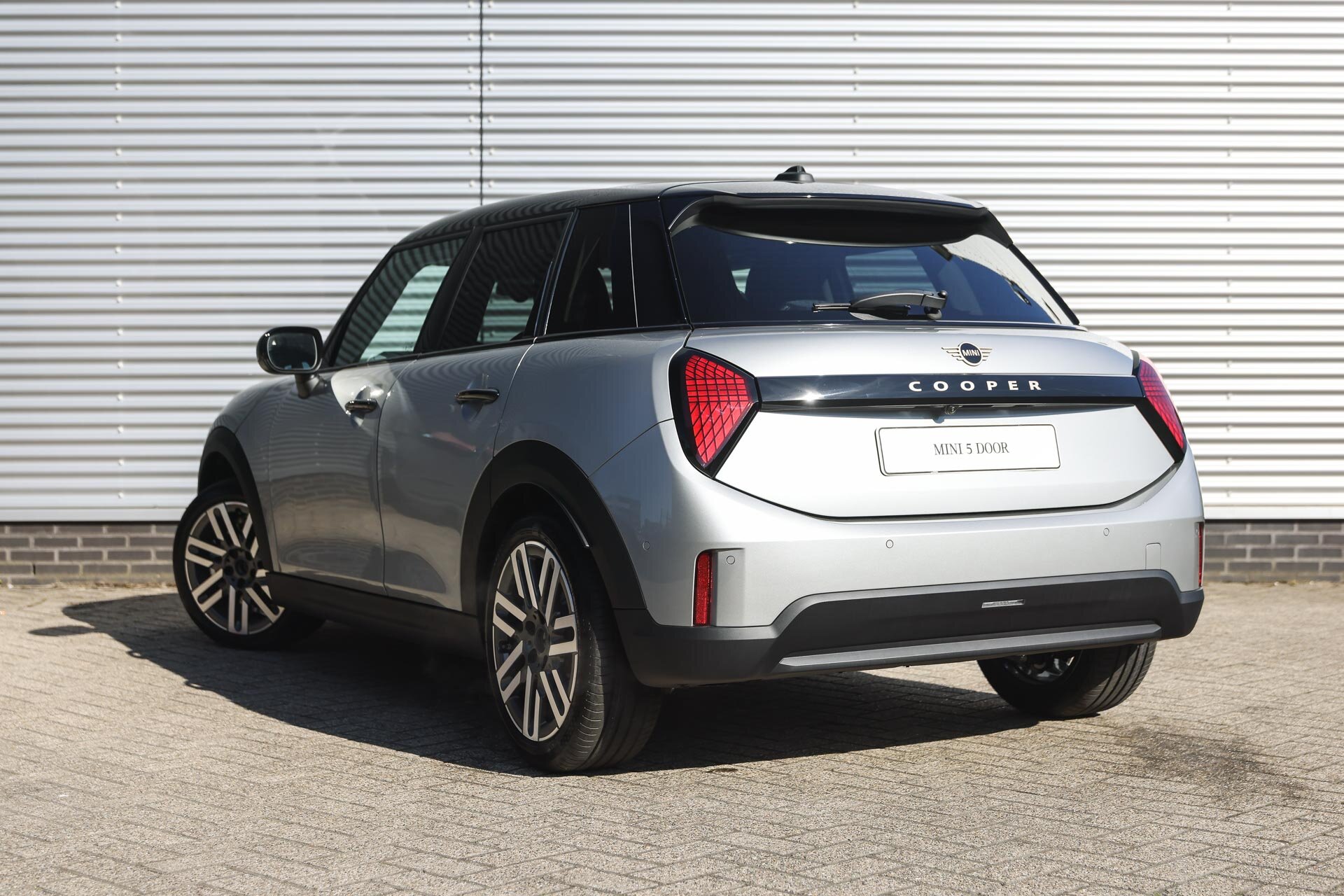 MINI 5-Deurs Hatchback Cooper C Automaat - Afbeelding 2