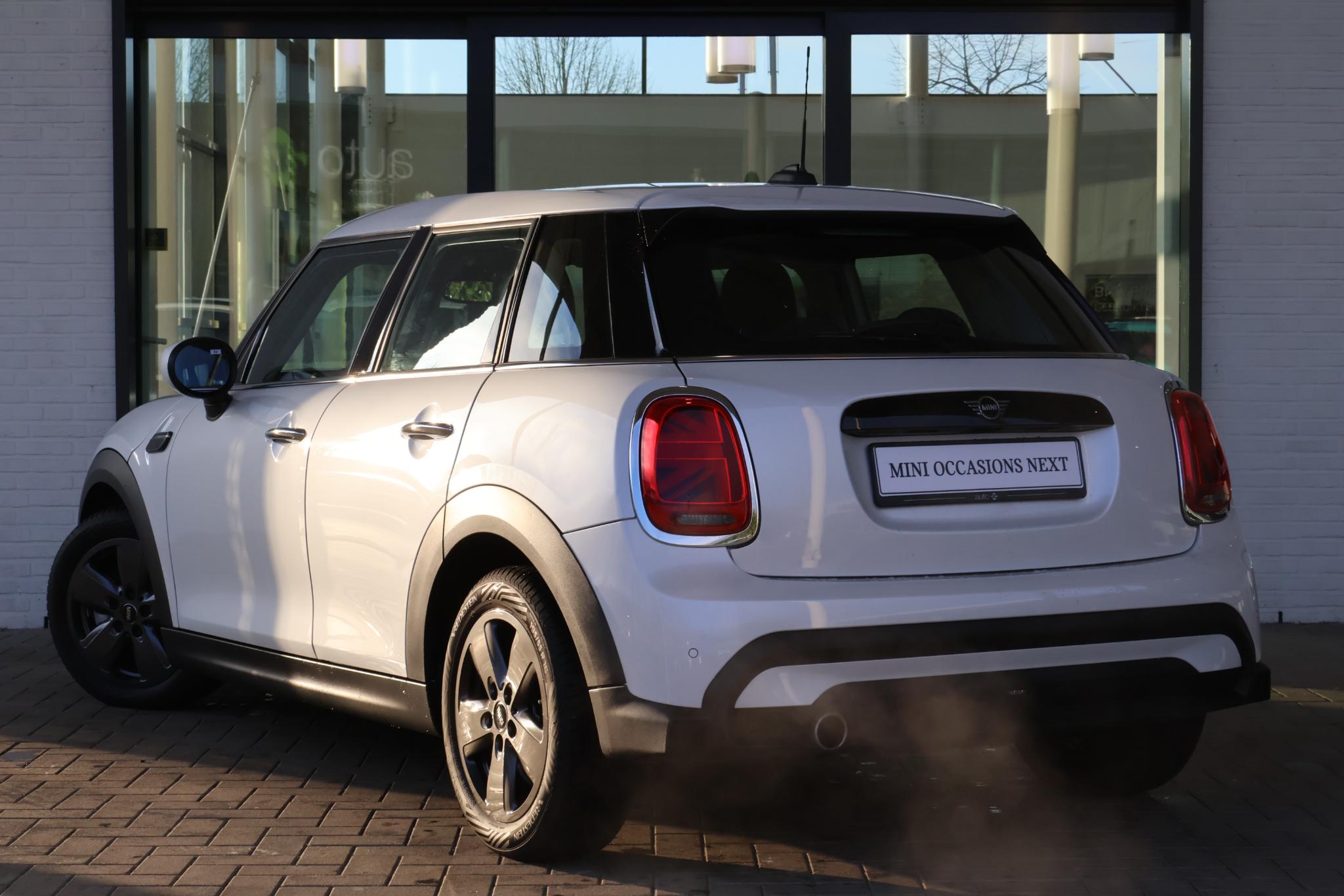 MINI Cooper 5-Deurs  - Afbeelding 2