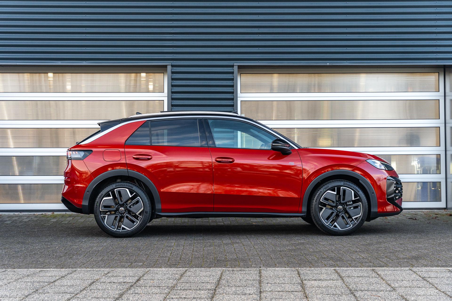 Volkswagen T-Roc 1.5 eTsi 150pk DSG R-Line First Edition - Afbeelding 3