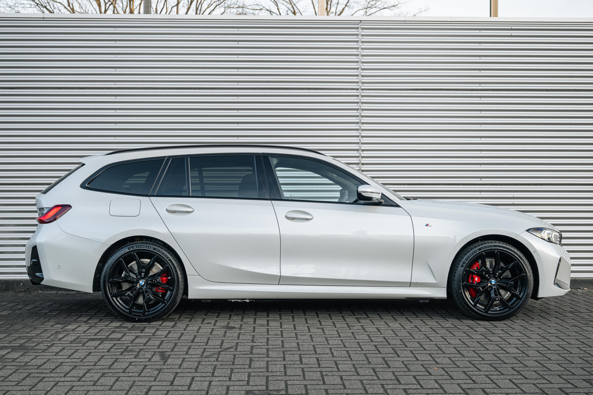 BMW 3 Serie Touring 330e M Sport Automaat - Afbeelding 3