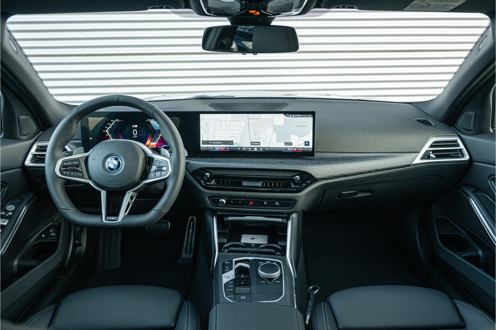 BMW 3 Serie 330e M Sport Automaat - Afbeelding 5