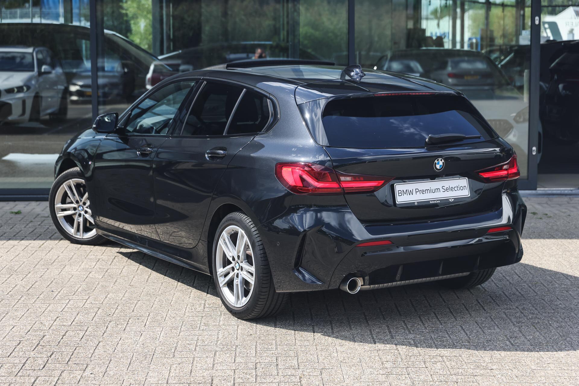 BMW 1 Serie 118i M Sport Automaat - Afbeelding 2
