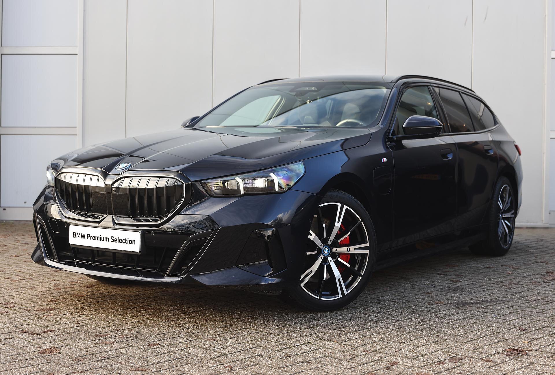 BMW 5 Serie Touring 550e xDrive M Sport Automaat