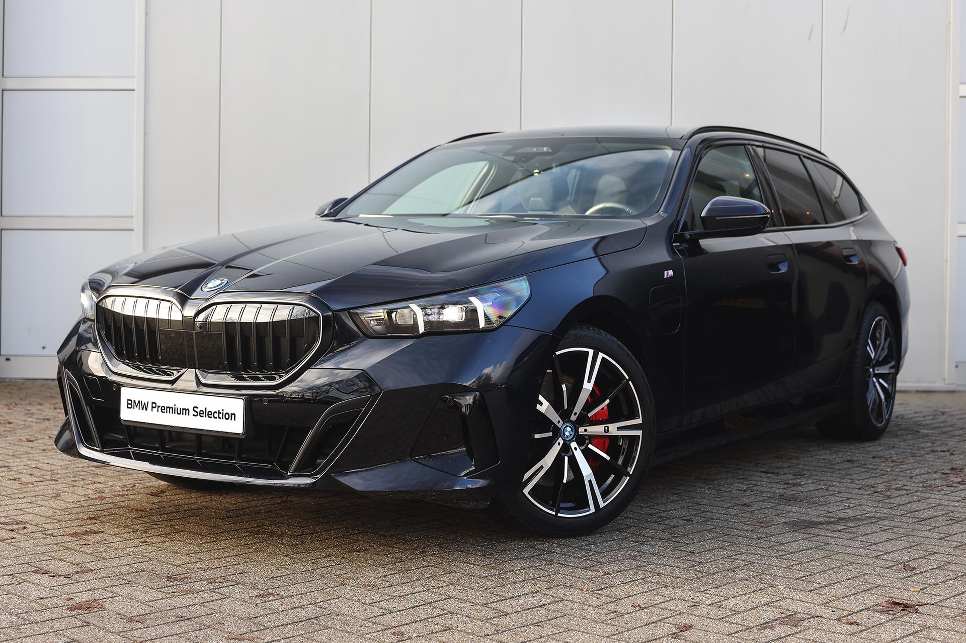BMW 5 Serie Touring 550e xDrive M Sport Automaat