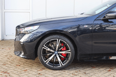 BMW 5 Serie Touring 550e xDrive M Sport Automaat - Afbeelding 4