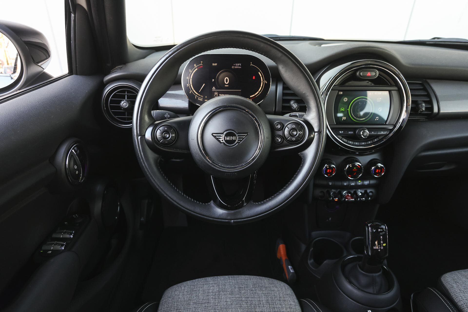 MINI Cooper Hatchback Automaat - Afbeelding 3