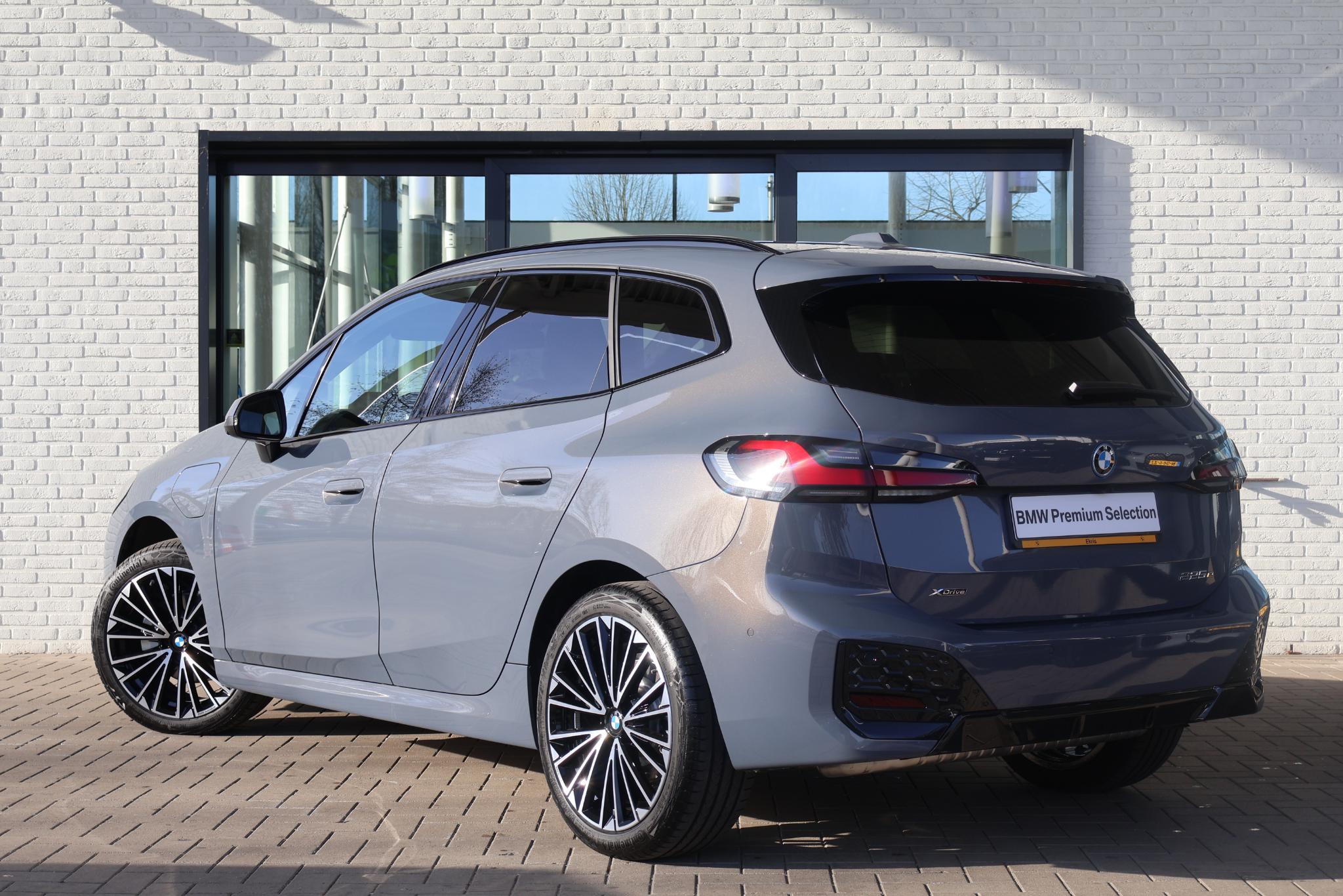 BMW 2 Serie 225e xDrive Active Tourer - Afbeelding 2