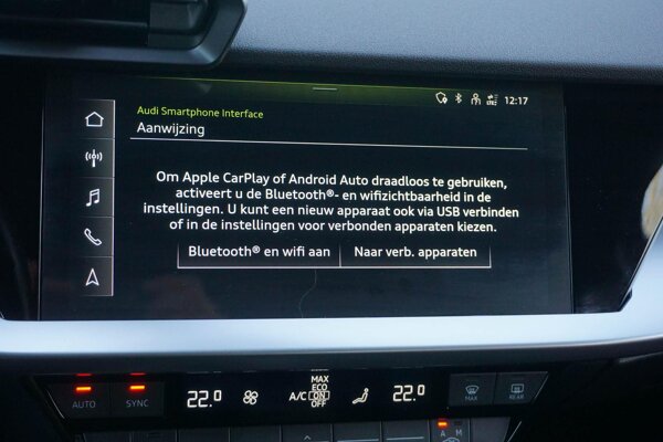 Apple Carplay/Android Auto Apple Carplay/Android Auto