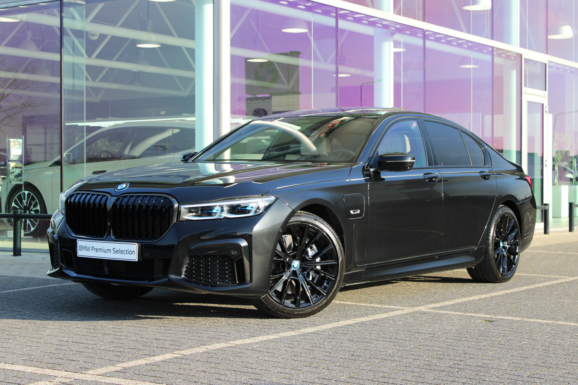 BMW 7 Serie 745e High Executive M Sport Automaat