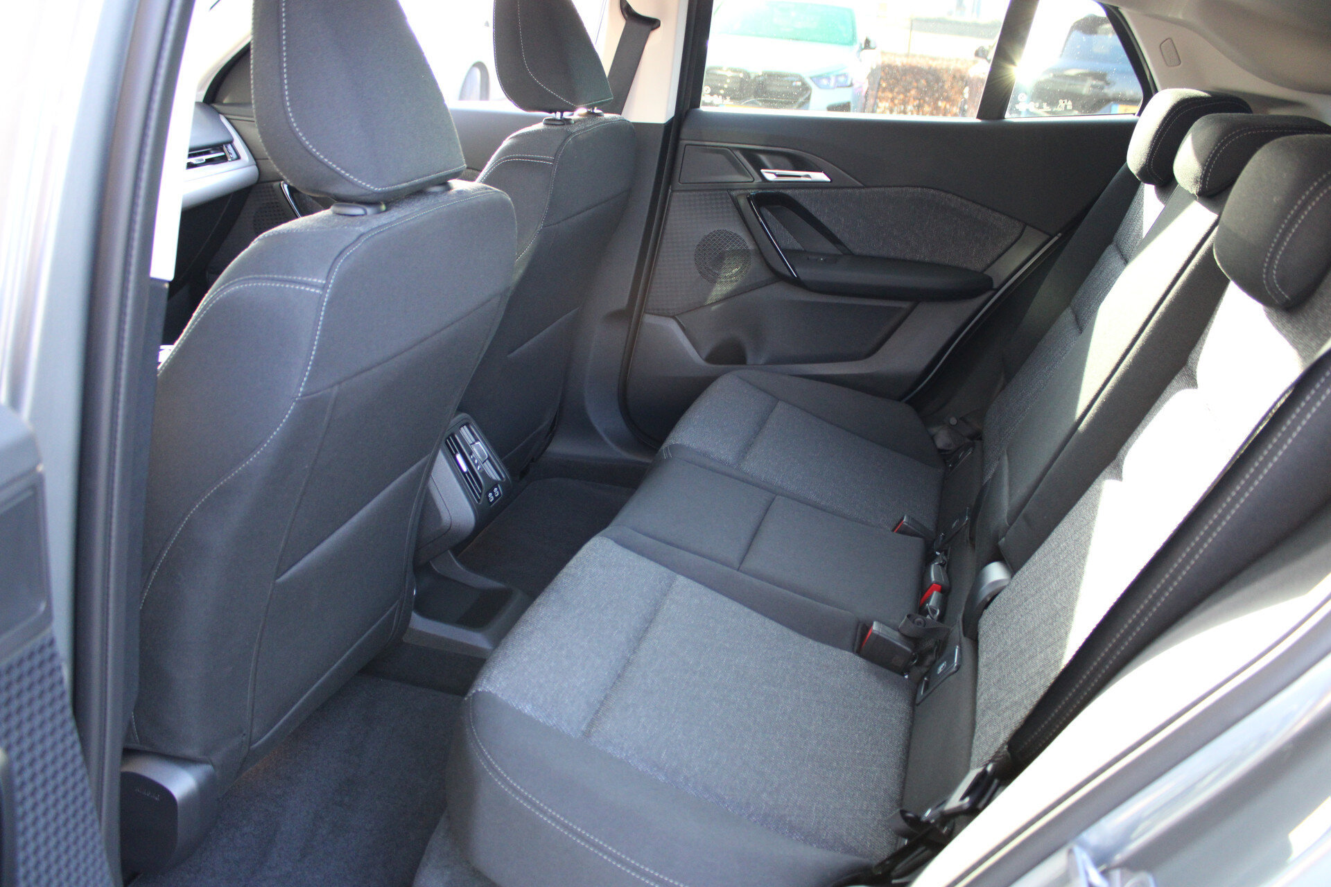 BMW iX2 eDrive20 - Afbeelding 4