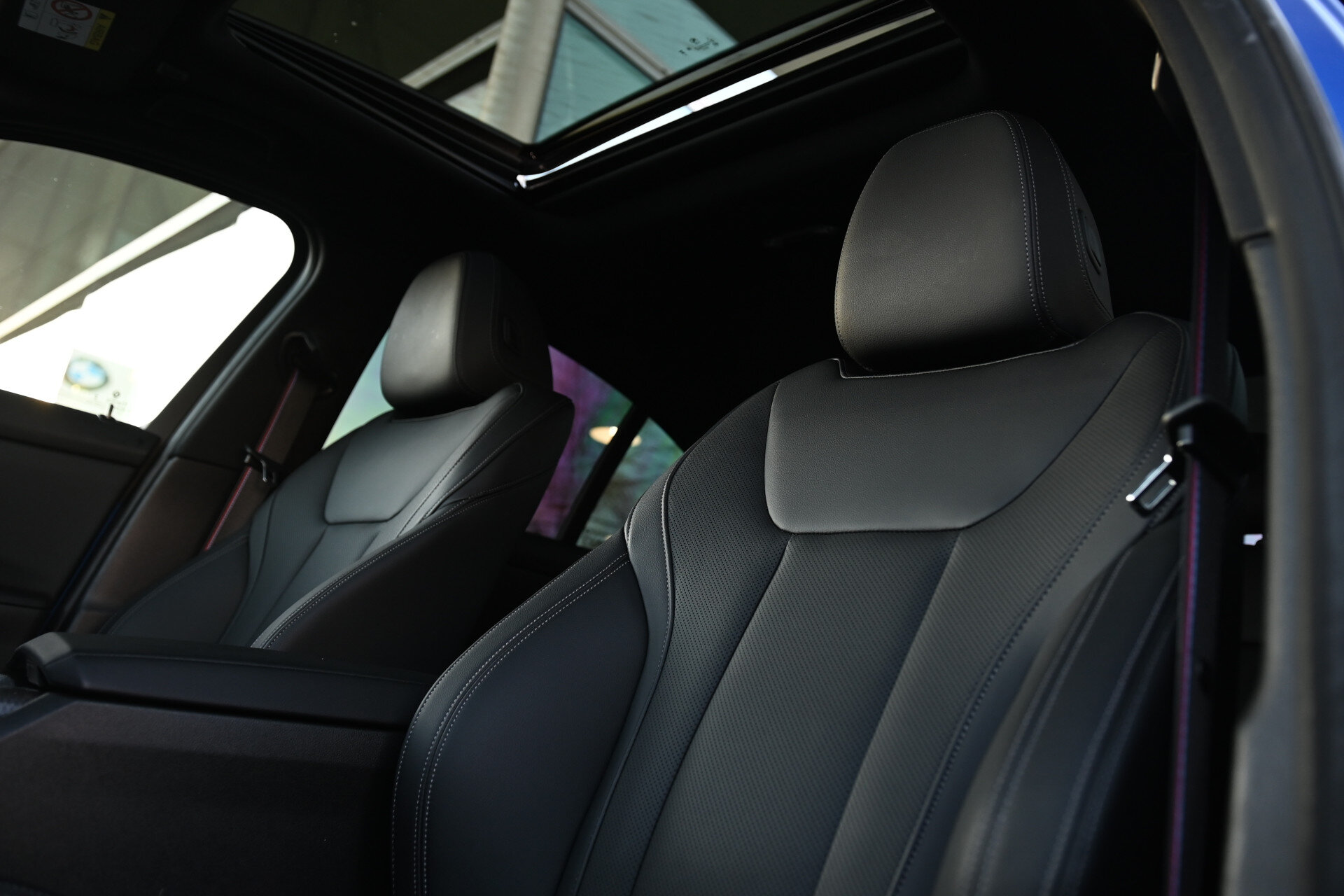 BMW 3 Serie 330i xDrive M Sport Automaat - Afbeelding 4