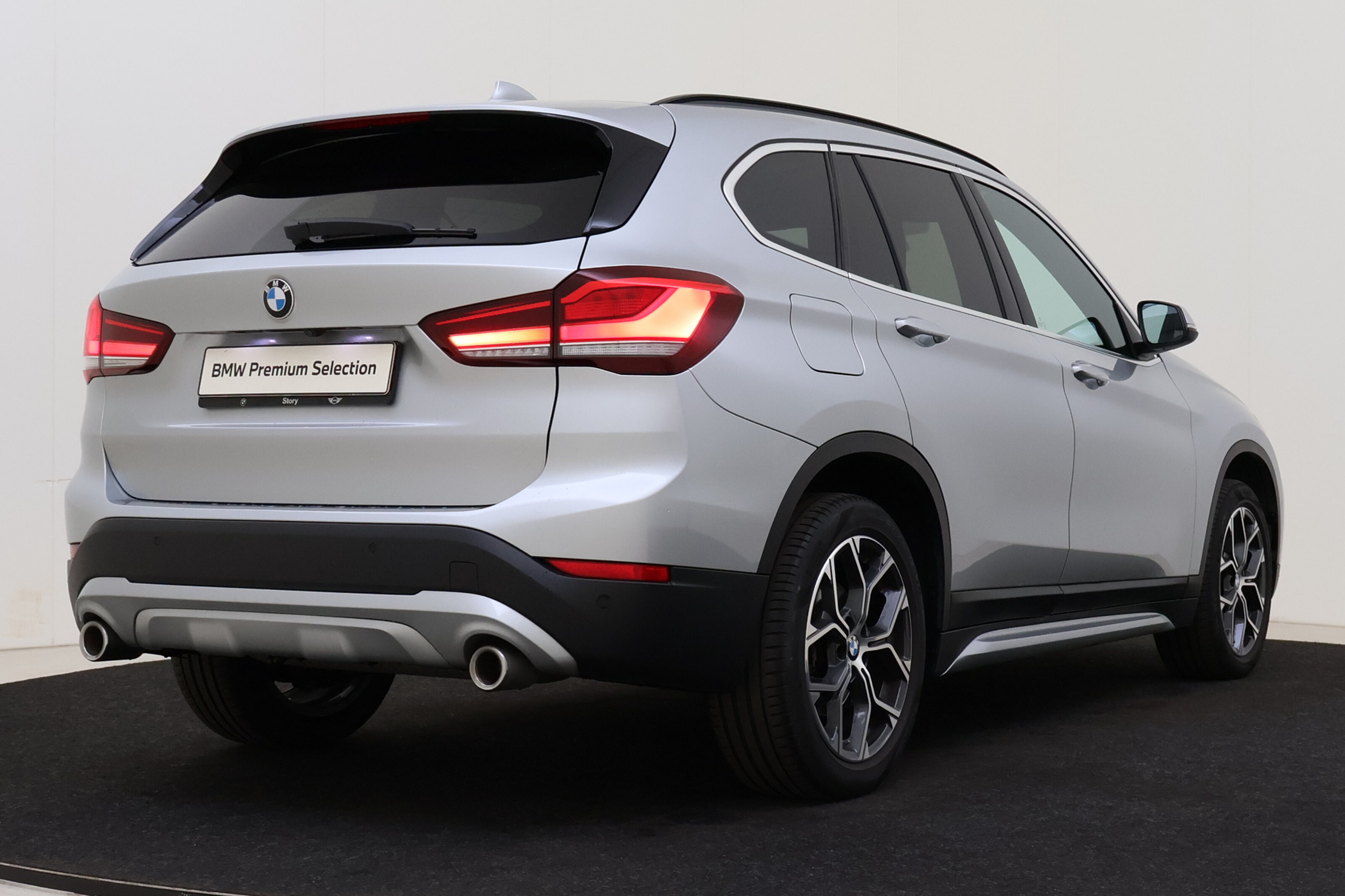 BMW X1 sDrive20i High Executive xLine Automaat