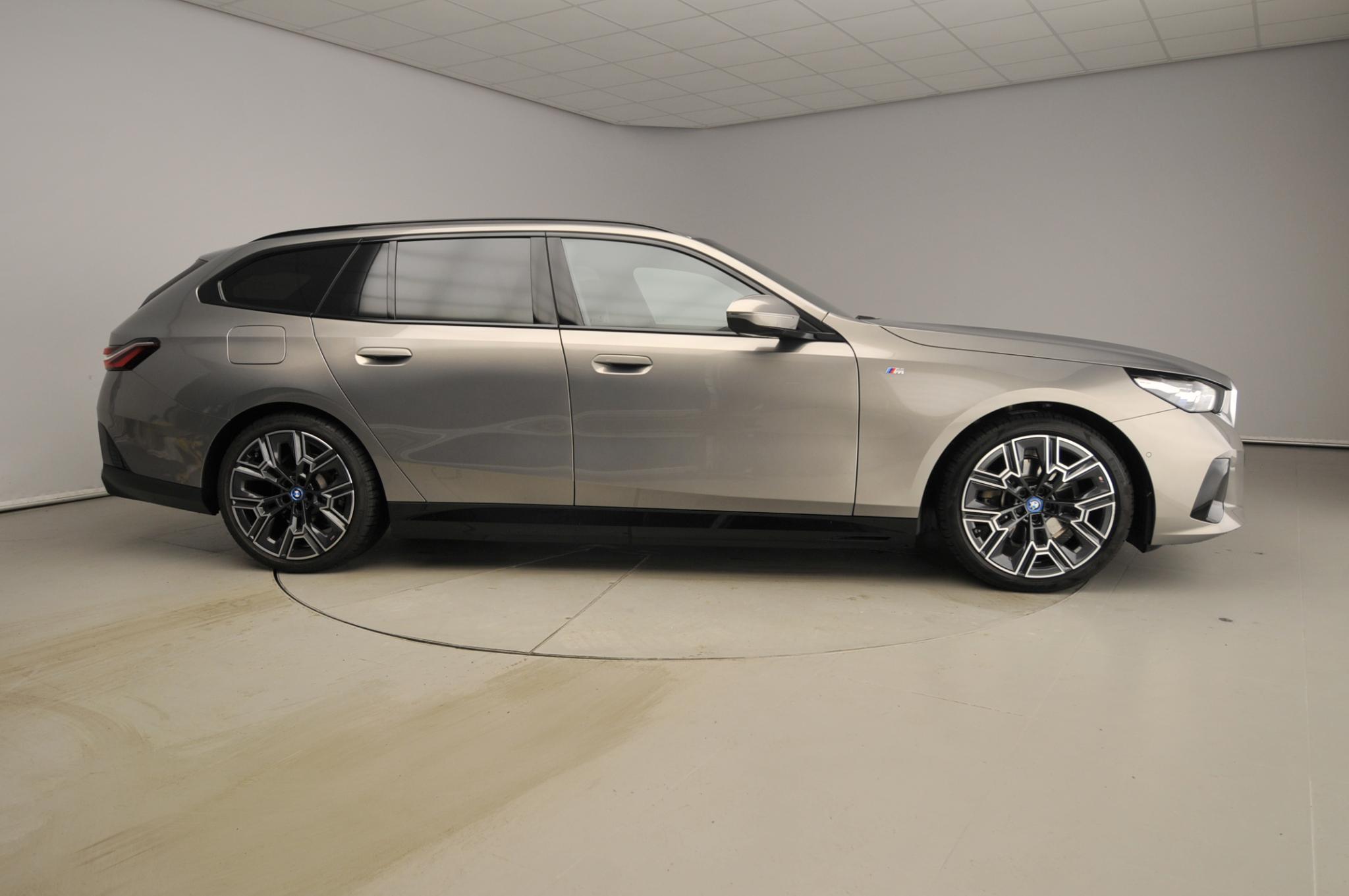 BMW 5 Serie Touring 530e - Afbeelding 4