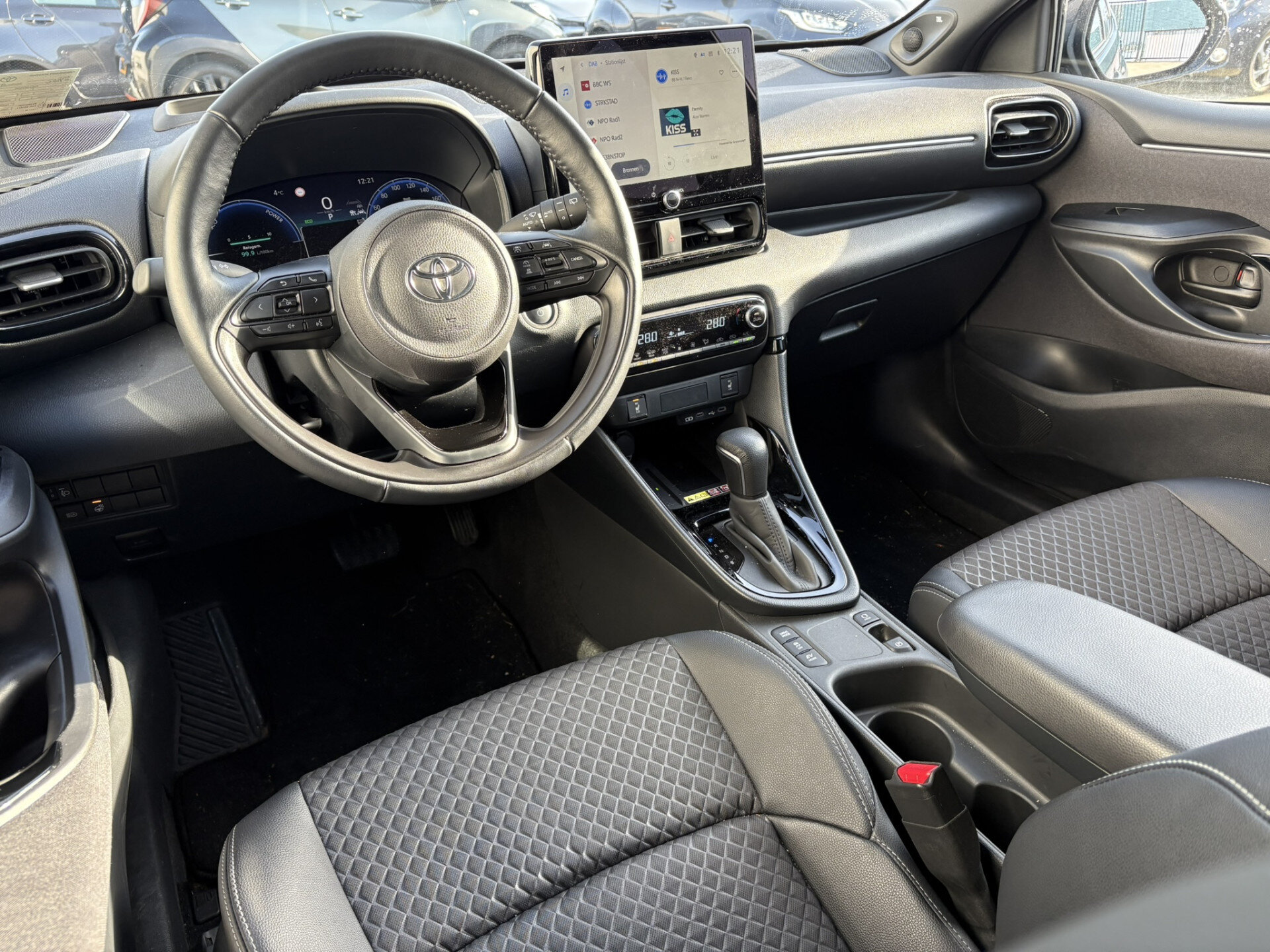 Toyota Yaris 1.5 Hybrid 130 Executive Limited Automaat - Afbeelding 2