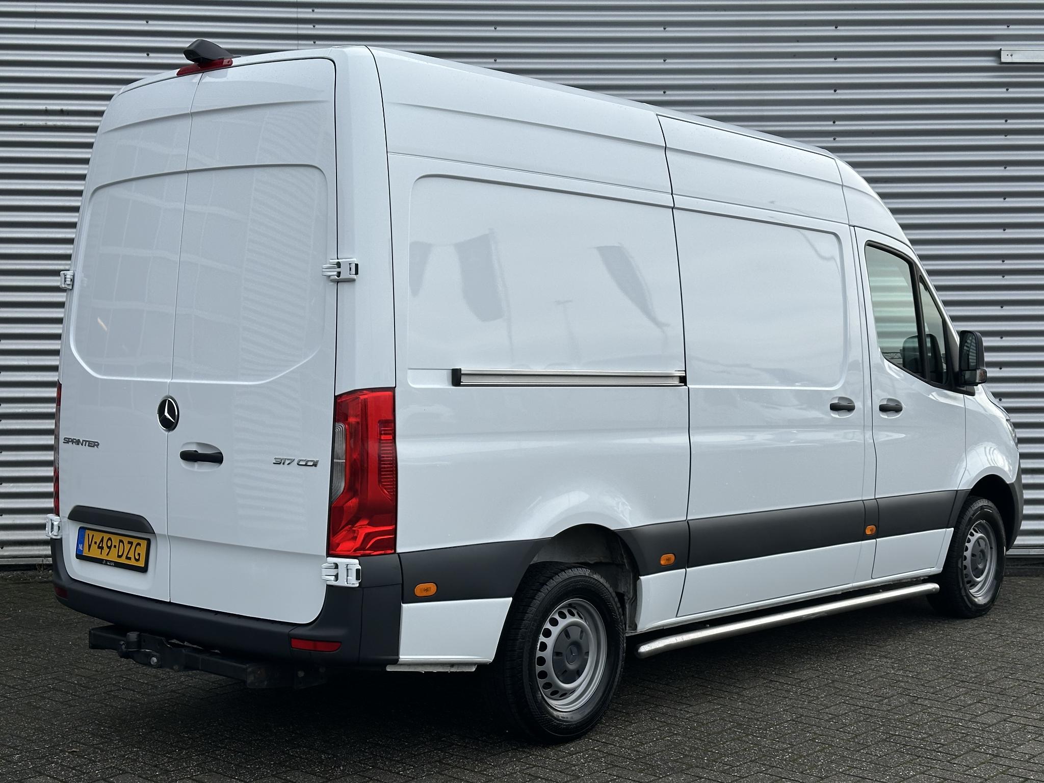 Mercedes-Benz Sprinter 317 CDI  L2H2 Automaat Carplay Navigatie Camera - Afbeelding 2