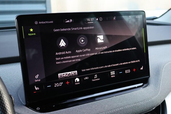 Apple Carplay/Android Auto Apple Carplay/Android Auto