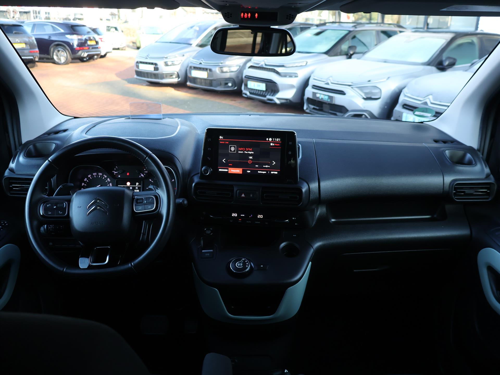 Citroën Berlingo PureTech 130PK S&S EAT8 Automaat Shine, Rijklaarprijs | Adaptieve Cruise | Camera | HUD | Dakrails - Afbeelding 5