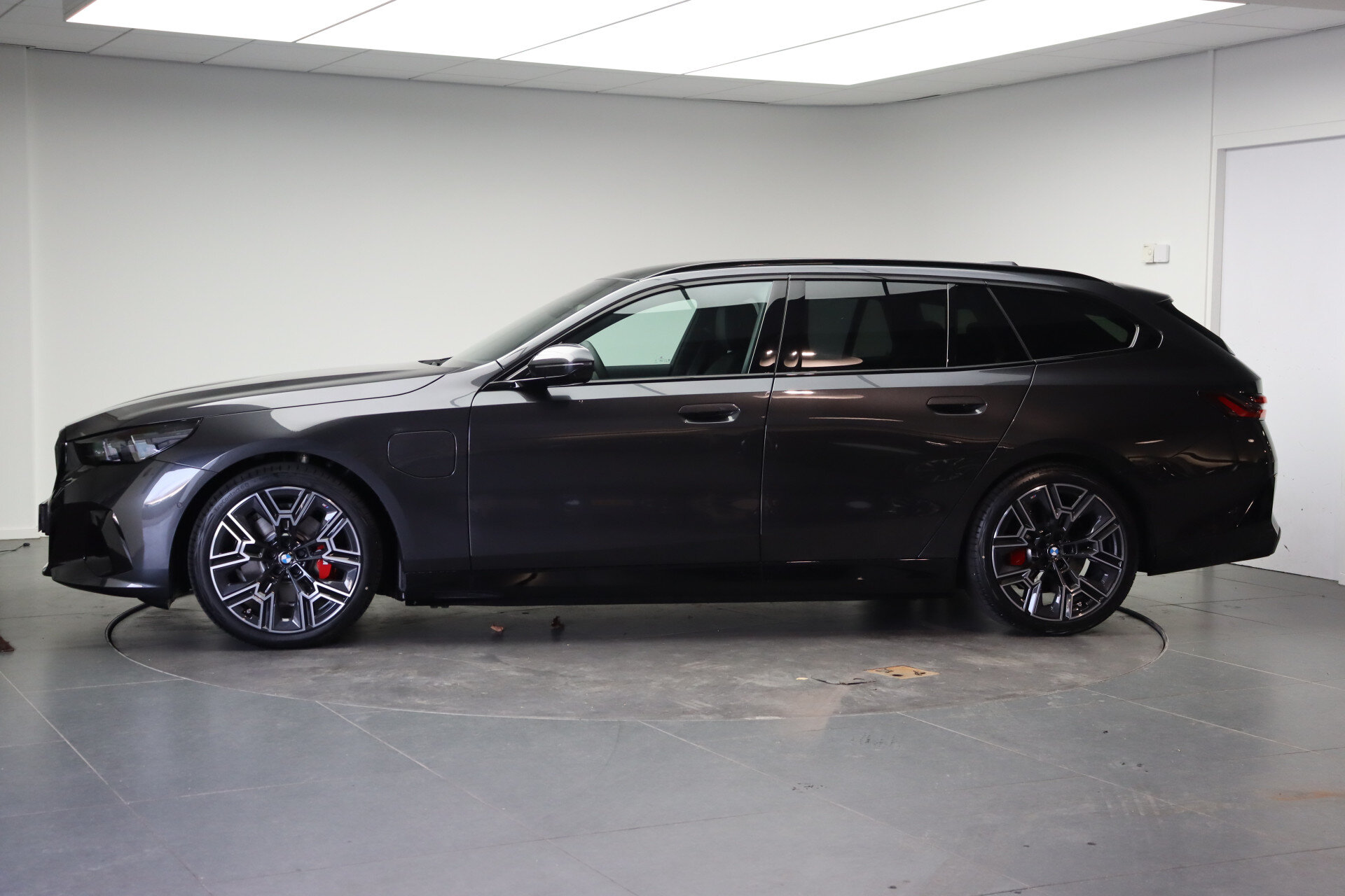 BMW 5 Serie Touring 530e M Sport Automaat - Afbeelding 2