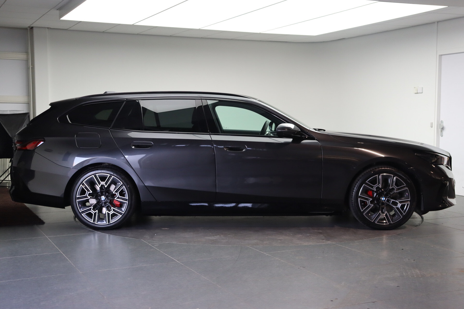 BMW 5 Serie Touring 530e M Sport Automaat - Afbeelding 4