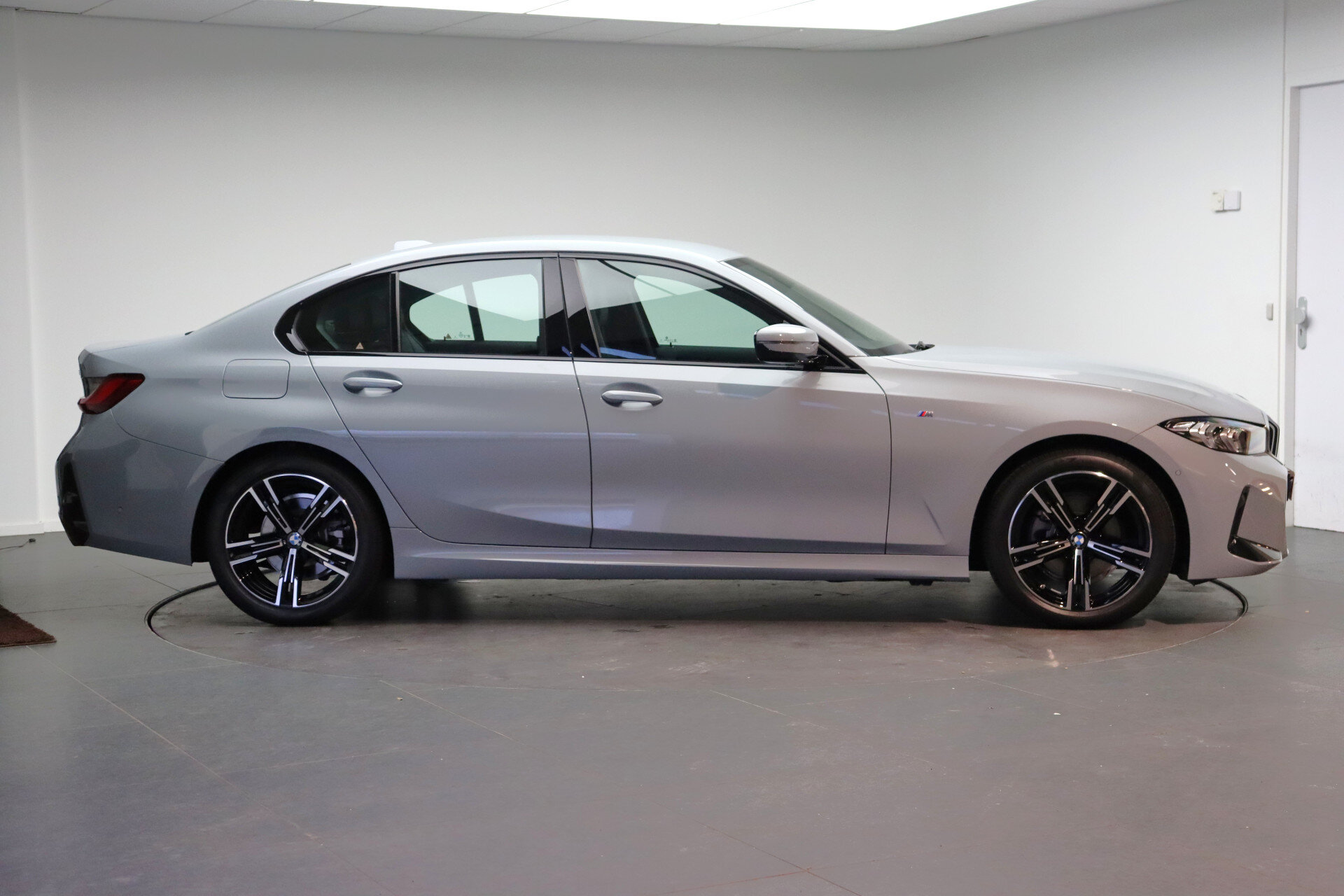 BMW 3 Serie 320i M Sport Automaat - Afbeelding 4
