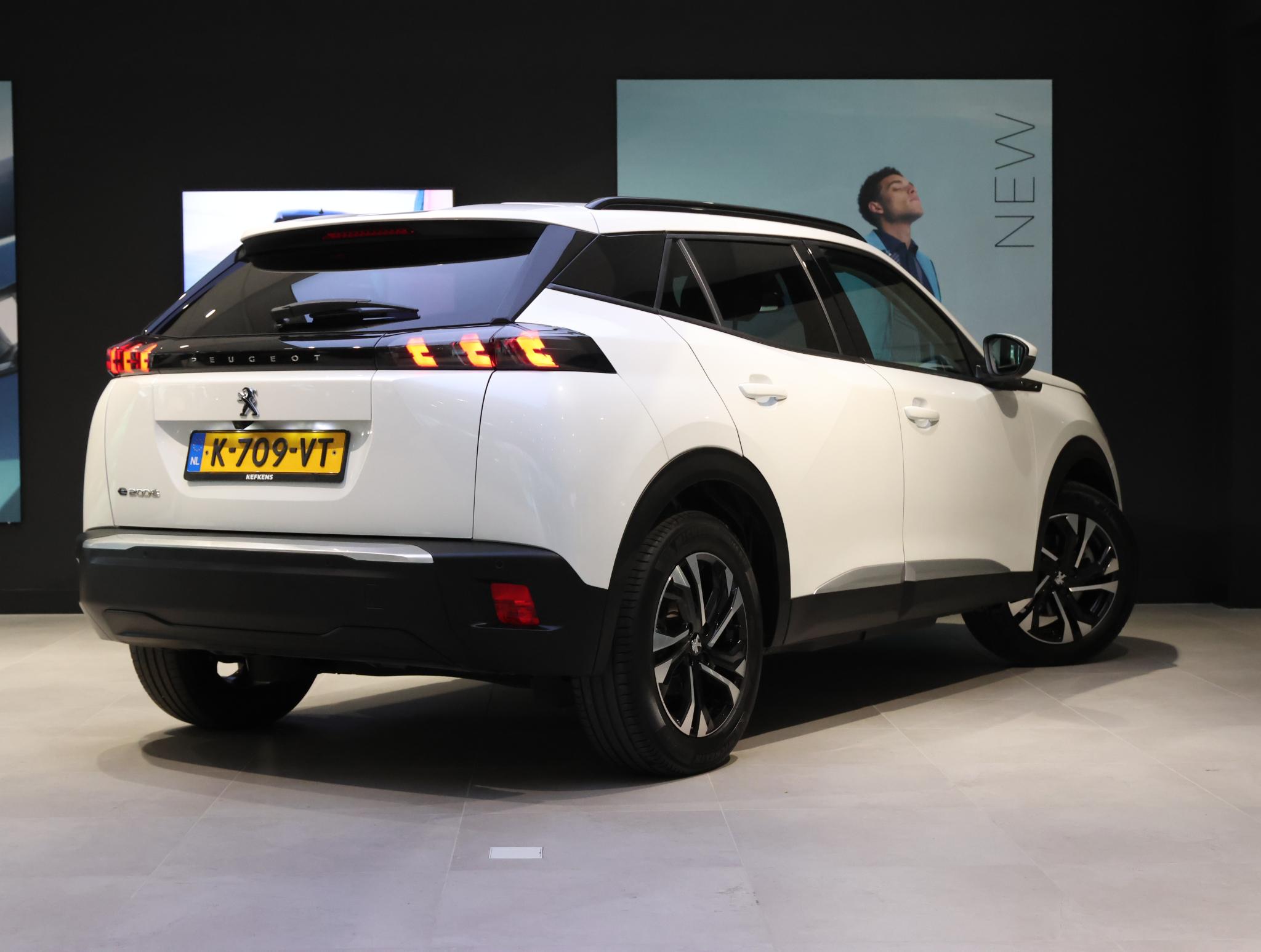 Peugeot e-2008 SUV Allure 50kWh - Afbeelding 3