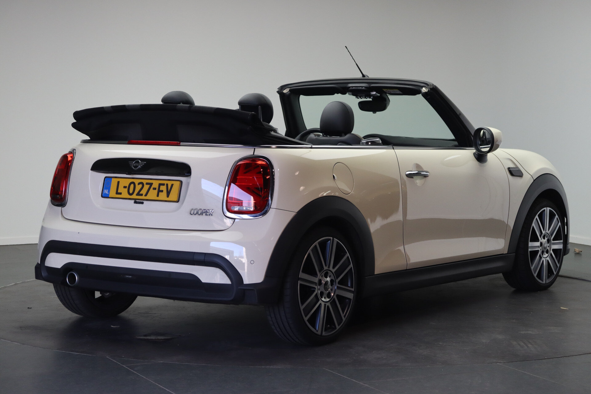 MINI Cooper Cabrio Automaat - Afbeelding 4