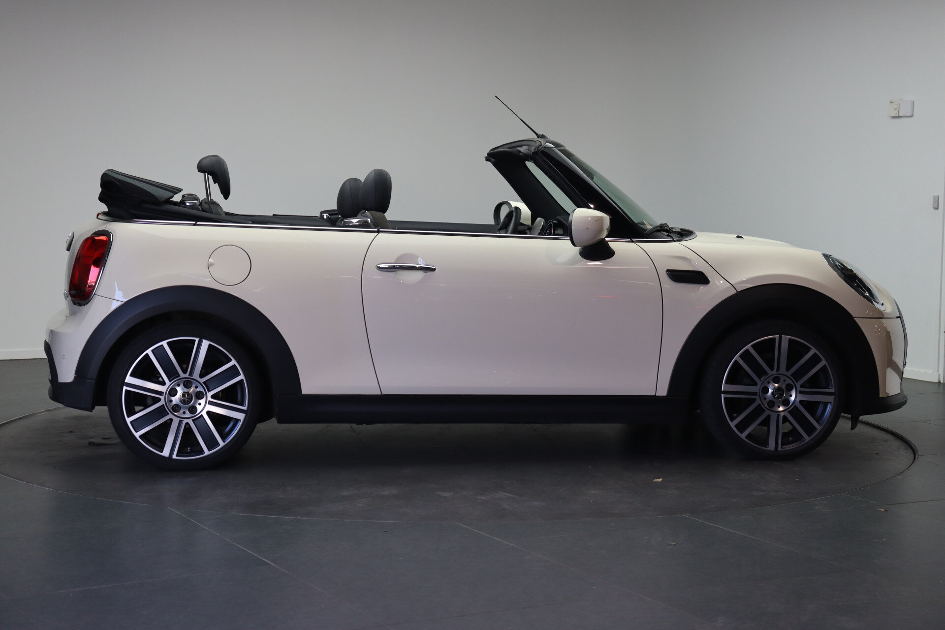 MINI Cooper Cabrio Automaat - Afbeelding 5