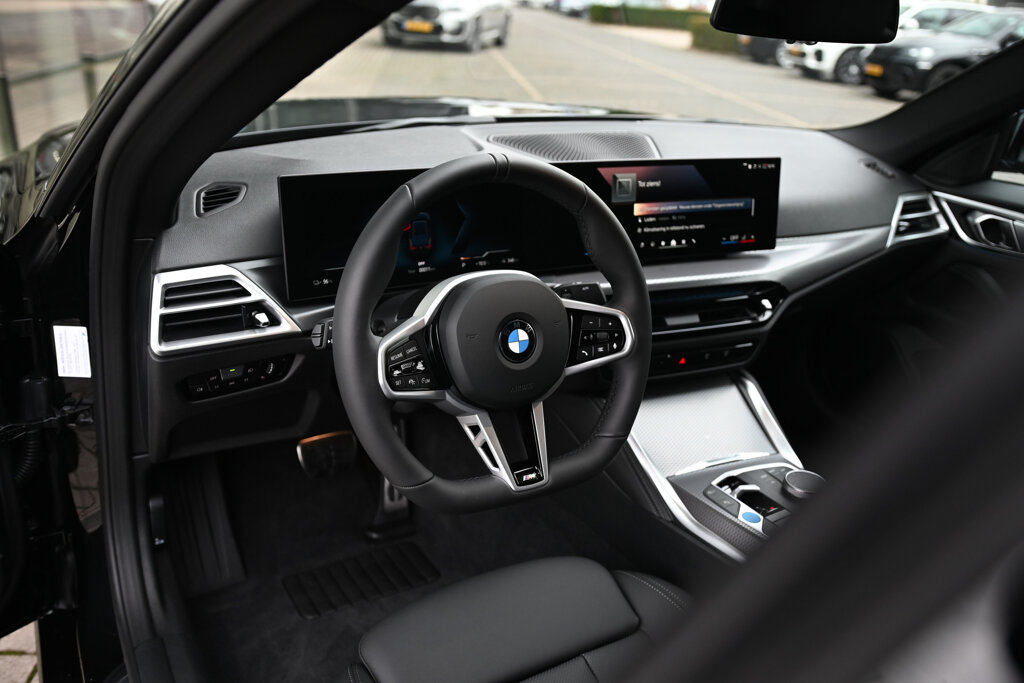 BMW i4 6