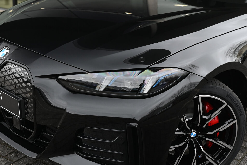 BMW i4 14