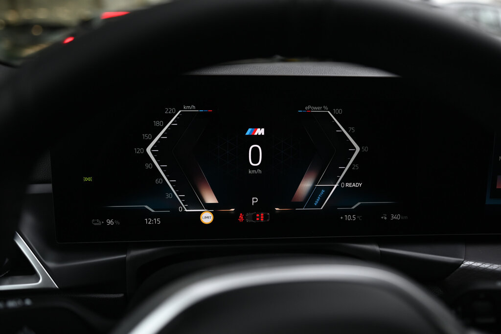 BMW i4 15